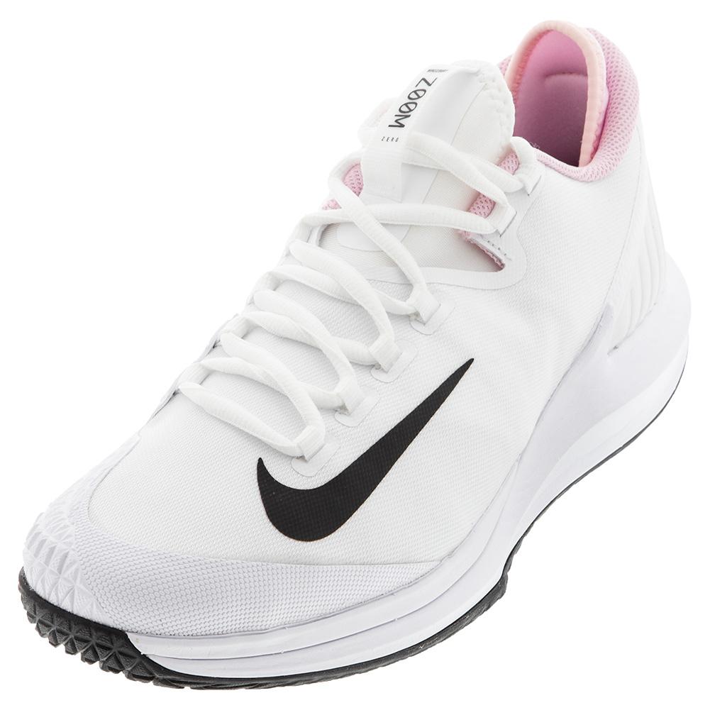 white nike air tennis shoes