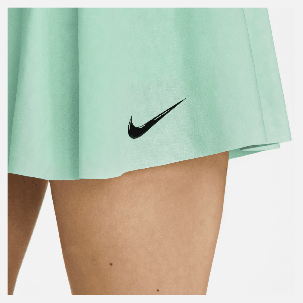 Nike Women`s Advantage Club Emboss Regular Tennis Skort